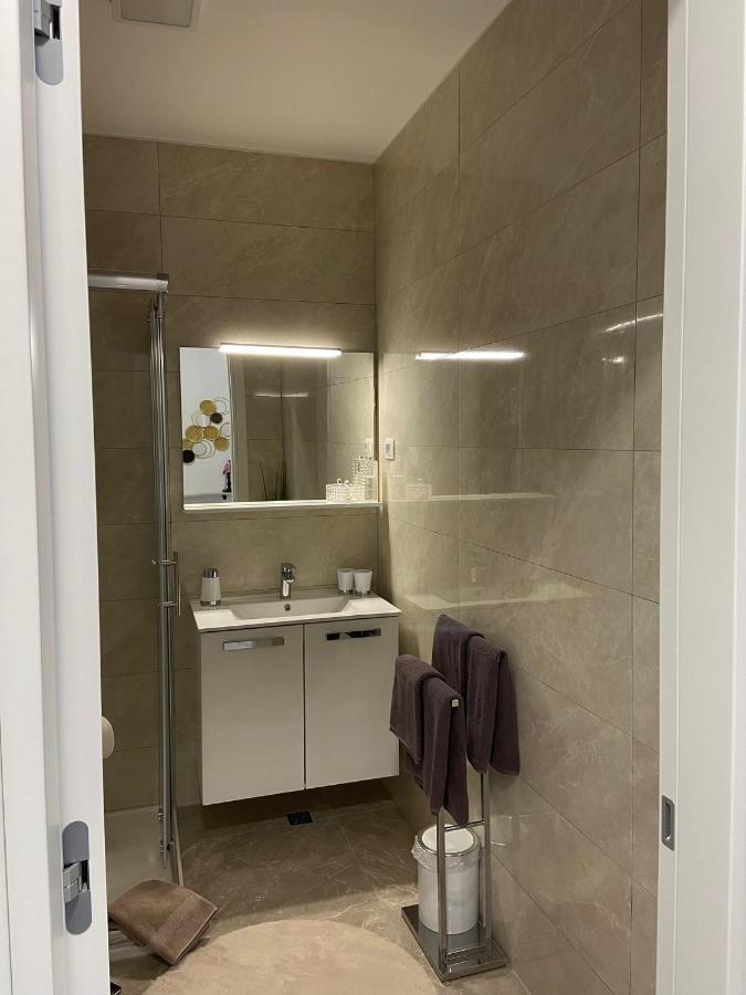 Apartment "50 Shades" With Balcony And Free Parking In The Garage Zadar Exterior foto