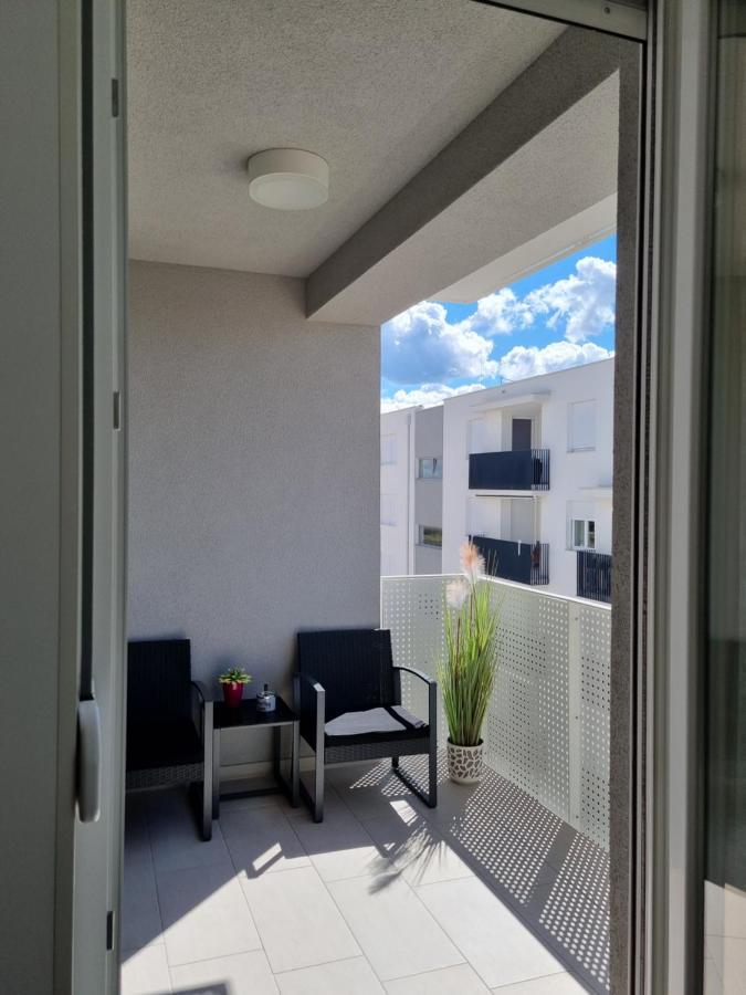 Apartment "50 Shades" With Balcony And Free Parking In The Garage Zadar Exterior foto