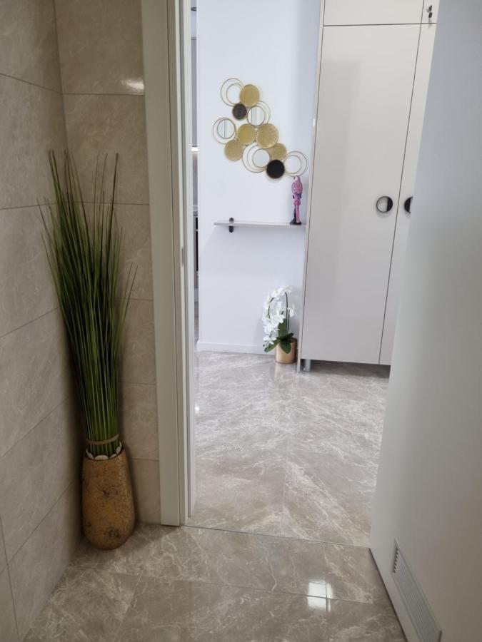 Apartment "50 Shades" With Balcony And Free Parking In The Garage Zadar Exterior foto