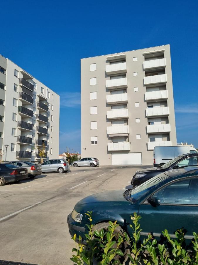 Apartment "50 Shades" With Balcony And Free Parking In The Garage Zadar Exterior foto